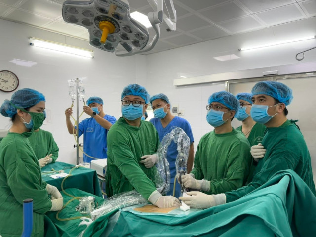 Thiết bị y tế bị “bỏ quên” trong cơ thể 2 năm, người đàn ông gặp biến chứng