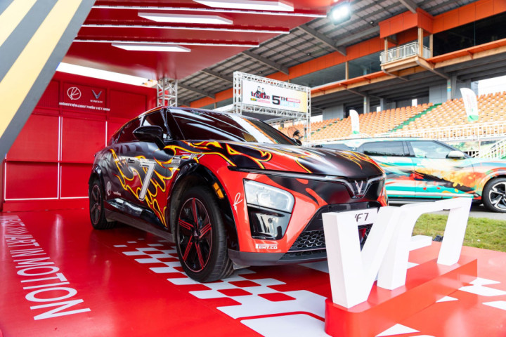 VinFast VF 7 qua trải nghiệm người dùng: “Chiếc SUV khiến nhiều chị em muốn đổi xe ngay”