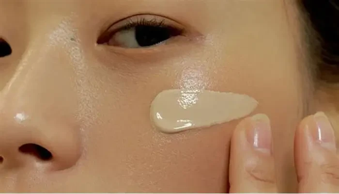 Đánh kem nền như thế nào để không bị mốc?