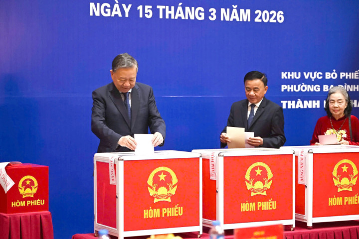Tổng Bí thư Tô Lâm bỏ phiếu bầu cử tại phường Ba Đình, thành phố Hà Nội