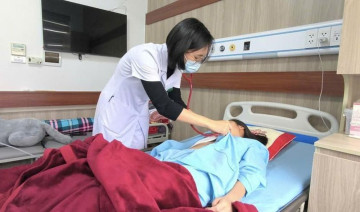 Sốt cao kéo dài, nữ sinh 16 tuổi nguy kịch vì siêu vi khuẩn tấn công tim và não