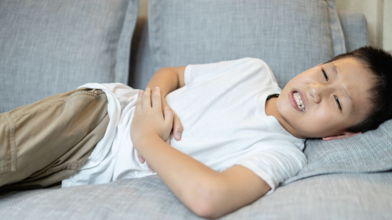 Đau bụng trên rốn sau khi ăn: Dấu hiệu cảnh báo điều gì?