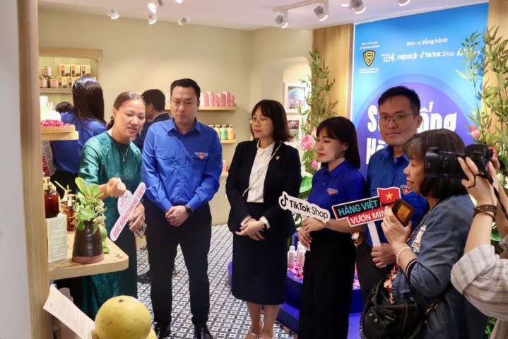 Khi hàng Việt chinh phục người tiêu dùng bằng chất lượng và câu chuyện xanh