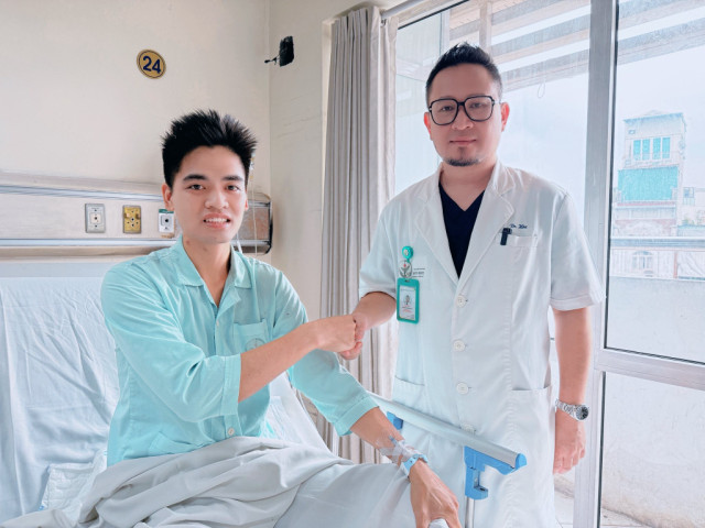 Chạy đua “6 giờ vàng”, ghép thận tự thân cứu nam bệnh nhân đứt rời cuống thận