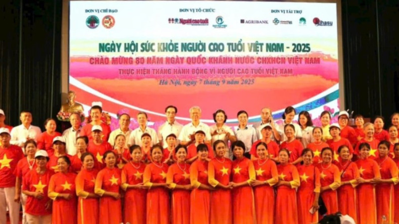 Chủ động chăm sóc sức khỏe người cao tuổi trong bối cảnh già hóa dân số