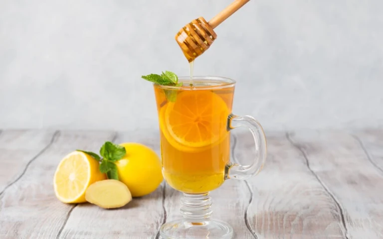 Uống mật ong vào buổi sáng mang lại lợi ích gì cho sức khỏe?