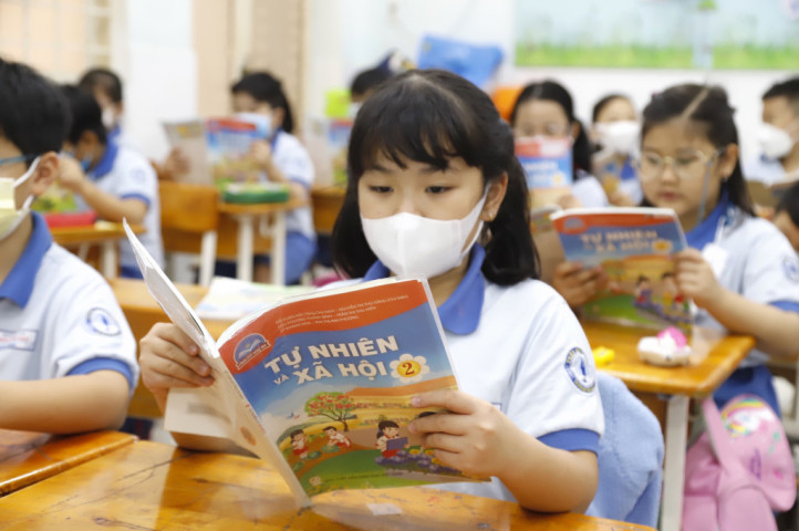 Đề xuất miễn phí sách giáo khoa trong cả nước từ năm học 2029-2030