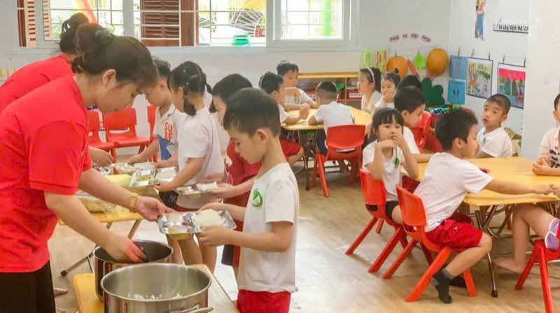 Hải Phòng siết chặt quản lý an toàn thực phẩm, nâng cao chất lượng bữa ăn bán trú trong trường học