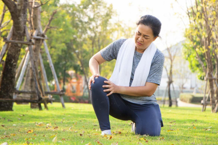 Ăn gì để bảo vệ xương khớp trong mùa nóng?
