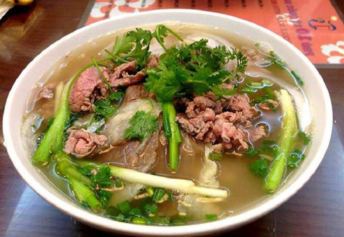 Mẹo nấu phở thanh ngọt cho gia đình ngày cuối tuần