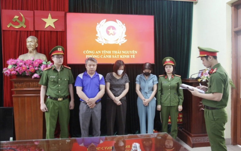 Thái Nguyên: Khởi tố, bắt tạm giam hiệu trưởng trong vụ thịt lợn bệnh vào trường học