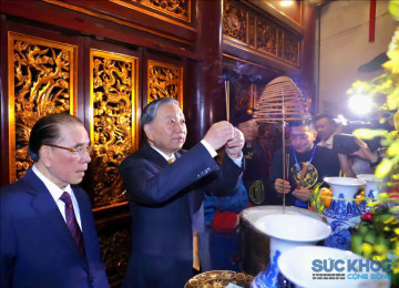 Tổng Bí thư, Chủ tịch nước Tô Lâm cùng lãnh đạo Đảng, Nhà nước dâng hương tưởng niệm các Vua Hùng