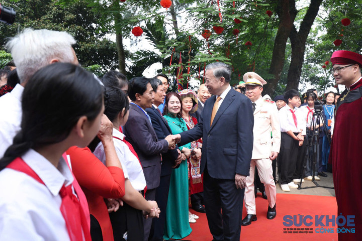 Tổng Bí thư, Chủ tịch nước Tô Lâm gặp gỡ, nói chuyện với bà con tại Đền Hùng