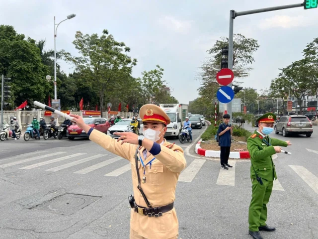 Hà Nội tạm cấm nhiều tuyến đường tối 28/4