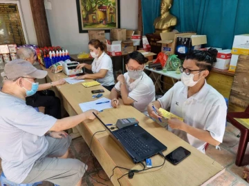 Lùi lịch chi trả lương hưu, trợ cấp tháng 5 để thuận lợi cho người dân