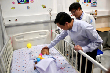 Thứ trưởng Bộ Y tế: Bạo hành trẻ em là “tội phạm ẩn”, cần chặn từ sớm