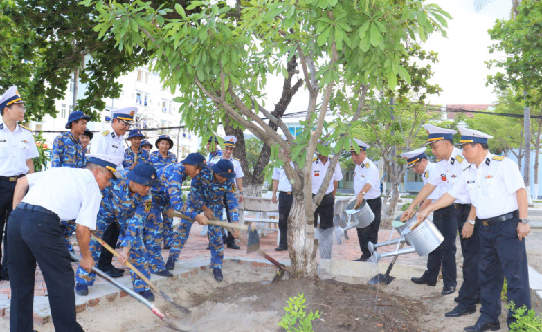 Học viện Hải quân tổ chức Lễ phát động trồng và chăm sóc cây xanh