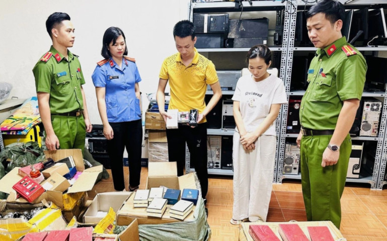 Thanh Hoá: Triệt phá đường dây bán 100.000 chai nước hoa giả