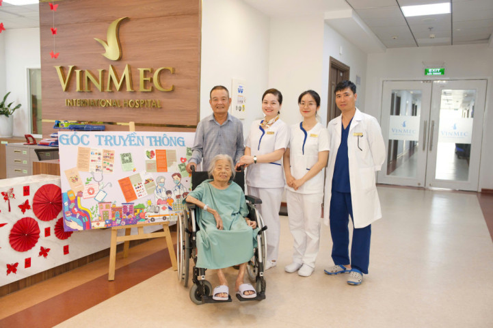 Hành trình kỳ diệu tại Vinmec: Cứu cụ bà 87 tuổi nặng 29 kg bị sốc nhiễm khuẩn nặng