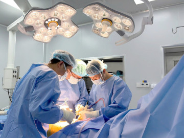 Vinmec Nha Trang trả lại 2 cm chân bị lệch cho nữ du khách Nga nhờ kỹ thuật thay khớp háng được “may đo” bằng công nghệ in 3D