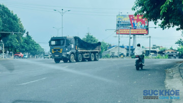 Quảng Ngãi: Chấn chỉnh tình trạng xe tải trọng lớn tàn phá hạ tầng, gây ô nhiễm môi trường