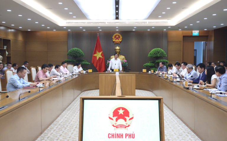 Chuyển sang xăng E10: Phó Thủ tướng Thường trực Phạm Gia Túc yêu cầu không để ảnh hưởng quyền lợi người tiêu dùng