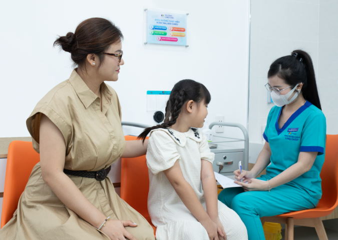 Từ 1/7, ưu tiên tiêm miễn phí vắc xin ngừa 4 chủng HPV cho bé gái 12 tuổi ở vùng sâu vùng xa