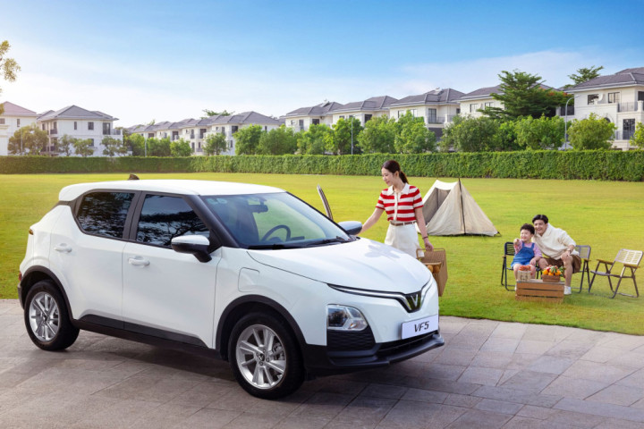 Kiến trúc sư sở hữu VinFast VF 5: Ngỡ ngàng vì đi “4 bánh” mà chi phí vận hành rẻ ngang xe máy
