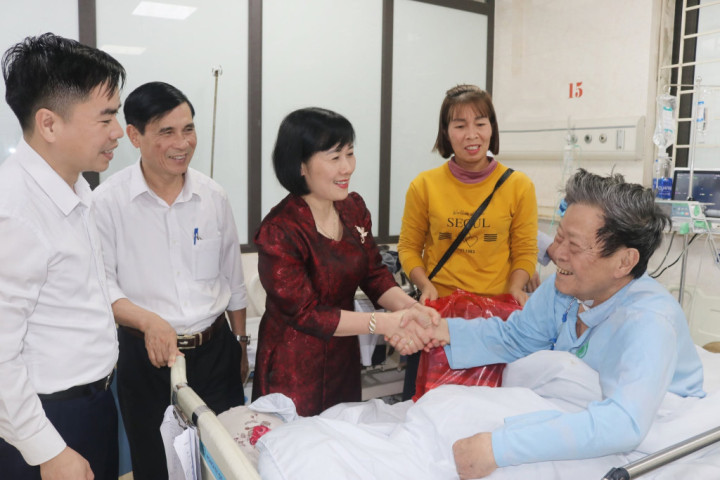 Trung tâm Y tế khu vực Tam Nông: Tăng cường đầu tư thiết bị, nâng cao hiệu quả điều trị