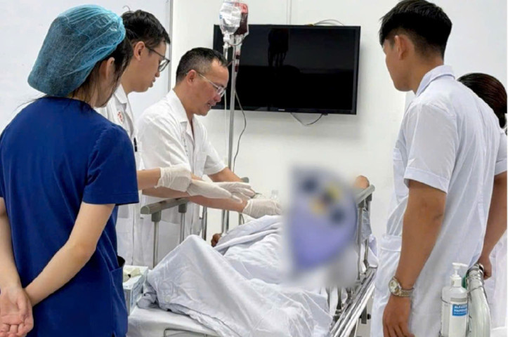 Cương dương 7 ngày vì tổn thương mạch máu sau ngã