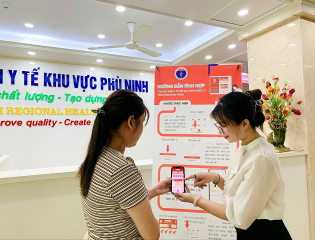 Phú Thọ: Trung tâm Y tế khu vực Phù Ninh đẩy mạnh tích hợp BHYT, Sổ sức khỏe điện tử trên VNeID