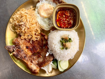 Một đĩa cơm tấm sườn, bì, chả chứa bao nhiêu calo?