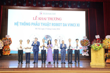 Bệnh viện Đại học Y Hà Nội đưa Hệ thống phẫu thuật Robot Da Vinci Xi vào hoạt động