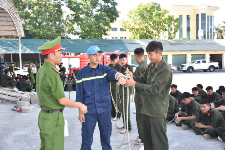 Thanh Hóa: Nâng cao kỹ năng chữa cháy, cứu nạn cứu hộ cho chiến sĩ nghĩa vụ mới năm 2026