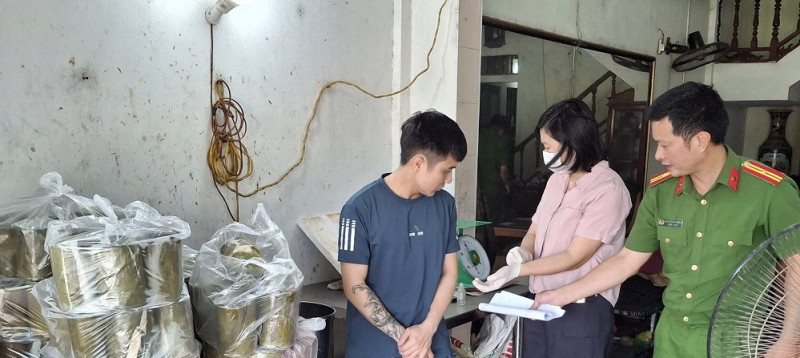 Ninh Bình: Khởi tố đối tượng sản xuất gần 100kg giò chả chứa hàn the