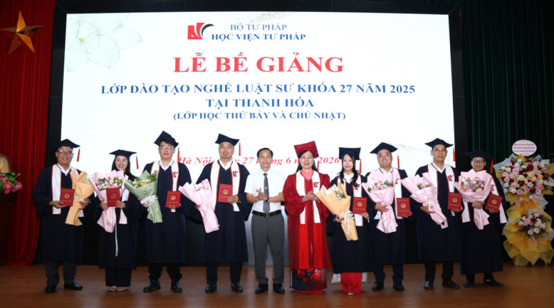 Bế giảng Lớp đào tạo nghề luật sư khóa 27 tại Thanh Hóa