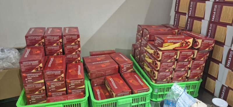 Triệt phá đường dây sản xuất đặc sản giả mạo đổ buôn rầm rộ trên mạng xã hội