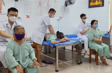Hà Nội tăng cường chăm sóc người bệnh, chủ động ứng phó nắng nóng