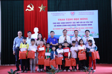 "Hoa dâng Bác" – Hành trình lan tỏa yêu thương đến trẻ em có hoàn cảnh đặc biệt