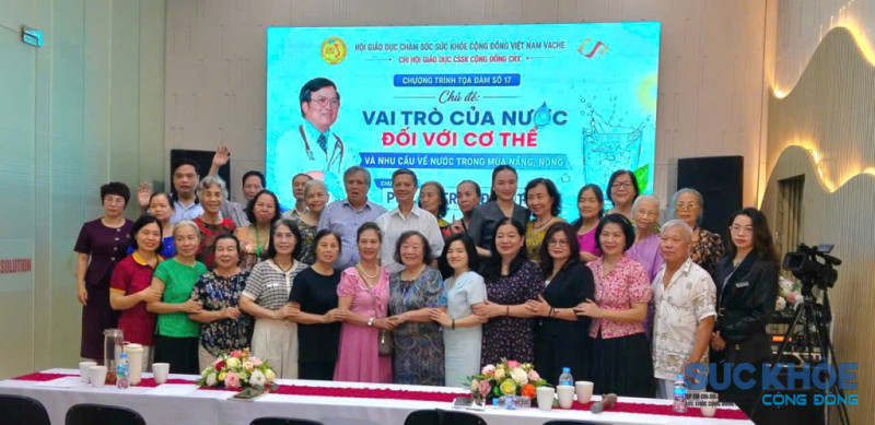 Toạ đàm số 17: Vai trò của nước đối với cơ thể và nhu cầu về nước trong mùa nắng nóng
