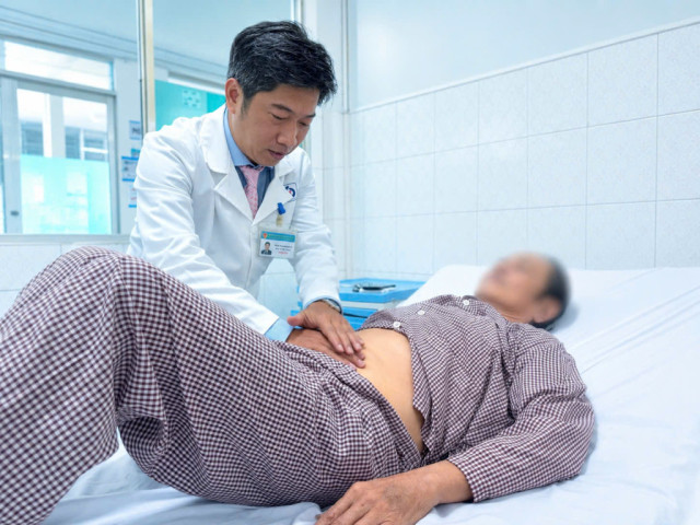 TP. Hồ Chí Minh: Đi khám định kỳ, người đàn ông 68 tuổi phát hiện phình động mạch chủ bụng nguy hiểm