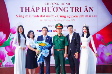 Chương trình "Thắp hương tri ân" tiếp tục khơi dậy lòng yêu nước trong thế hệ trẻ