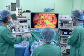 “Bản đồ hạch phát sáng” bằng ICG: Công nghệ hỗ trợ nâng cao độ chính xác trong phẫu thuật ung thư tiêu hóa
