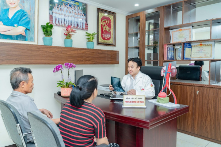 TTƯT.TS.BS Dương Văn Trung: “Bàn tay vàng” ngoại tiết niệu và hành trình lan tỏa y đức