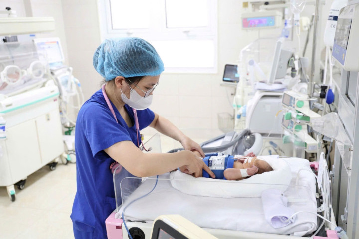 Phú Thọ: Cứu trẻ sơ sinh tổn thương não do ngạt bằng kỹ thuật hạ thân nhiệt chỉ huy