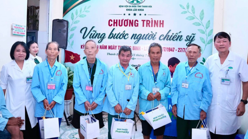 Hành trình tri ân của những người thầy thuốc xứ Thanh