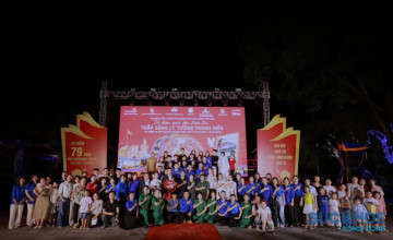 Mưa trên Thành cổ, hoa đăng trên sông Thạch Hãn và những bài học về lòng biết ơn